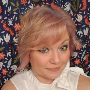 Meet your Posher, Desiree